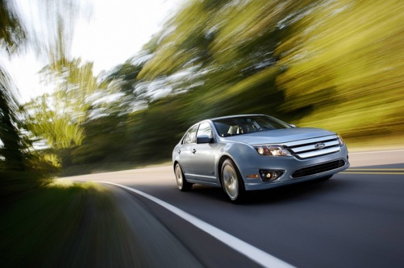 ford-shows-2010-fusion-and-fusion-hybrid-in-la-medium_11